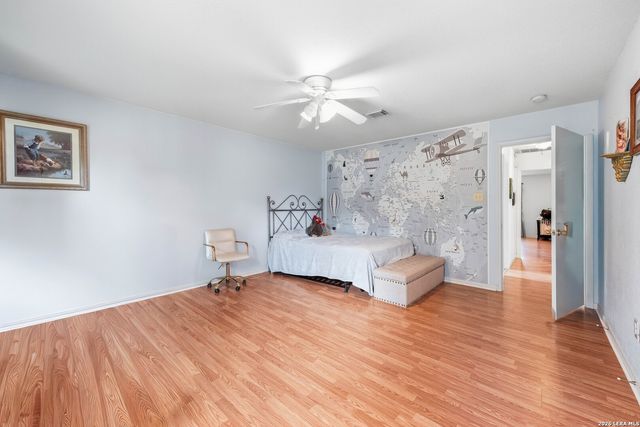 837 Paddy, Floresville, TX 78114