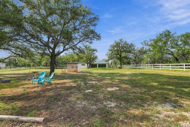 837 Paddy, Floresville, TX 78114
