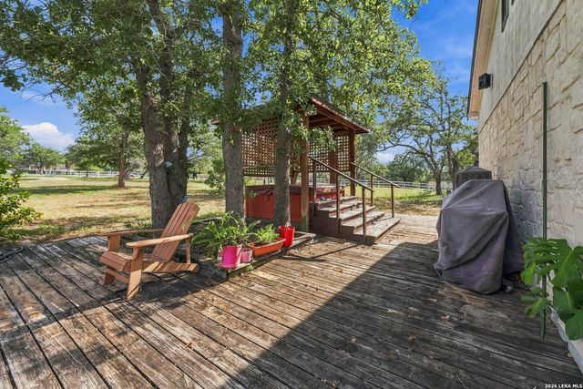 837 Paddy, Floresville, TX 78114