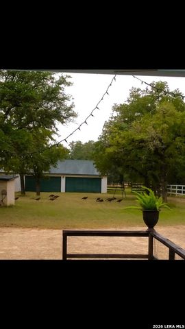 837 Paddy, Floresville, TX 78114