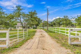 837 Paddy, Floresville, TX 78114