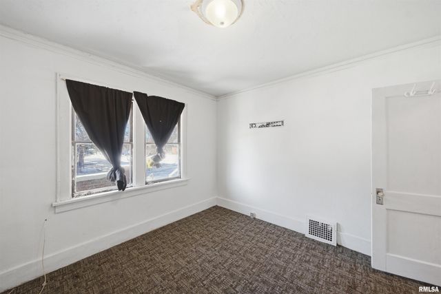 1419 W JOHN H GWYNN JR Avenue, Peoria, IL 61605