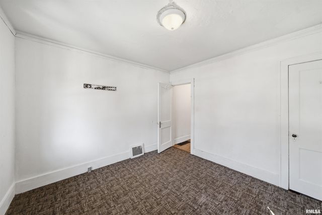 1419 W JOHN H GWYNN JR Avenue, Peoria, IL 61605