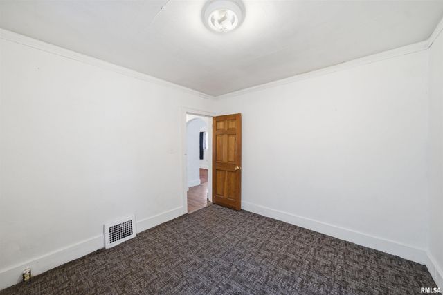 1419 W JOHN H GWYNN JR Avenue, Peoria, IL 61605