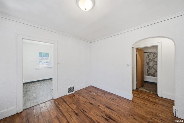 1419 W JOHN H GWYNN JR Avenue, Peoria, IL 61605