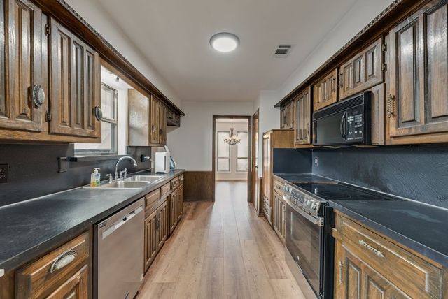 2520 Coleshire Drive, Plano, TX 75075