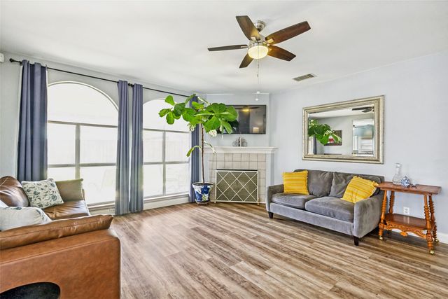 1003 Morningside Drive, Grand Prairie, TX 75052