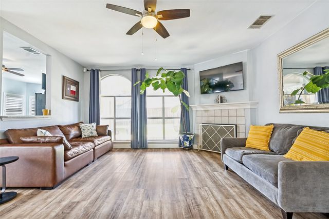 1003 Morningside Drive, Grand Prairie, TX 75052