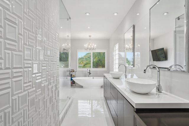 16430 NE 30th Avenue, North Miami Beach, FL 33160