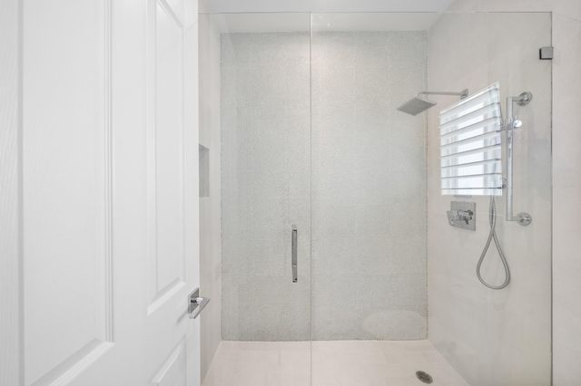16430 NE 30th Avenue, North Miami Beach, FL 33160