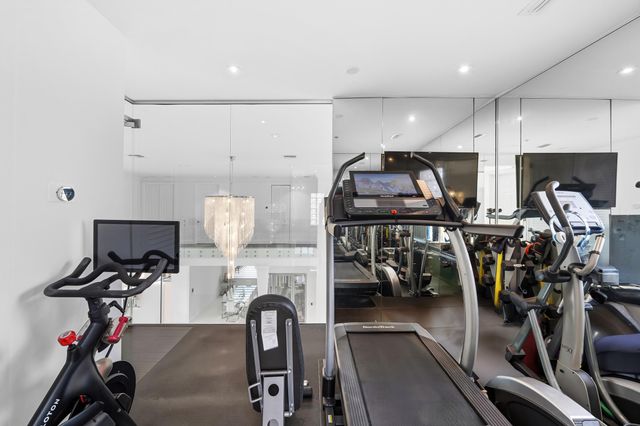 16430 NE 30th Avenue, North Miami Beach, FL 33160