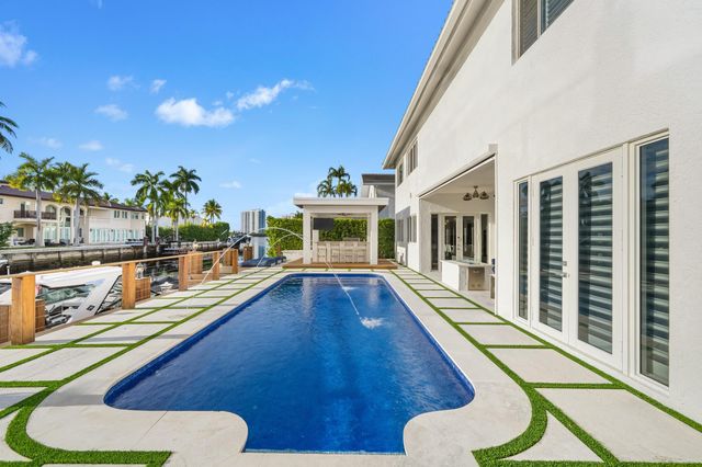 16430 NE 30th Avenue, North Miami Beach, FL 33160