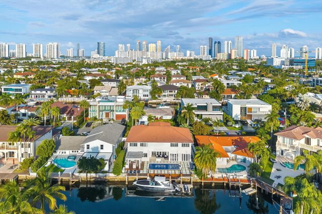 16430 NE 30th Avenue, North Miami Beach, FL 33160