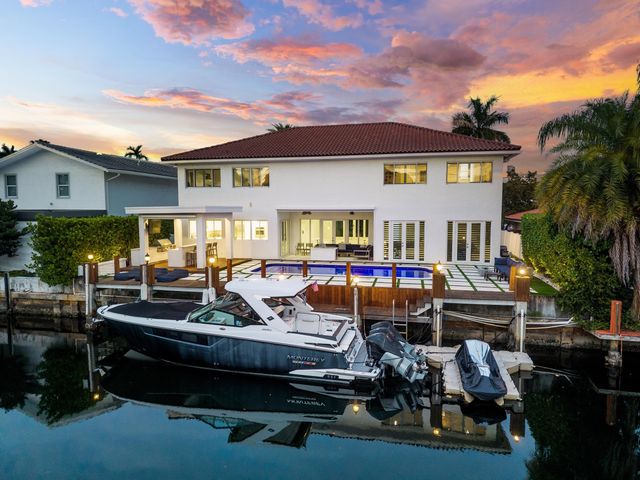 16430 NE 30th Avenue, North Miami Beach, FL 33160