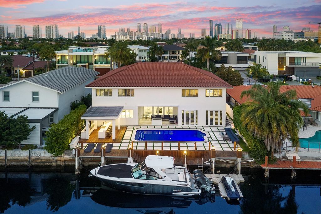 16430 NE 30th Avenue, North Miami Beach, FL 33160