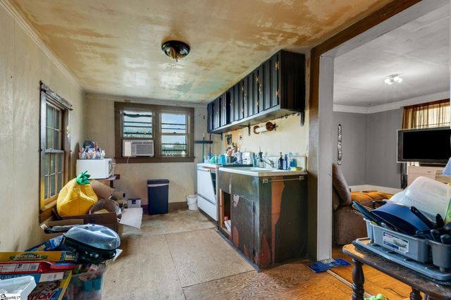 15 Parker Street, Pelzer, SC 29669