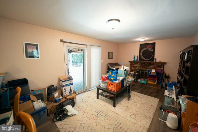 42 W LAKE RD, Medford, NJ 08055