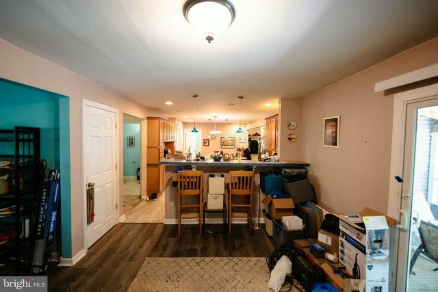 42 W LAKE RD, Medford, NJ 08055