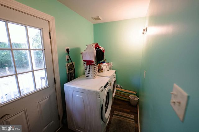 42 W LAKE RD, Medford, NJ 08055