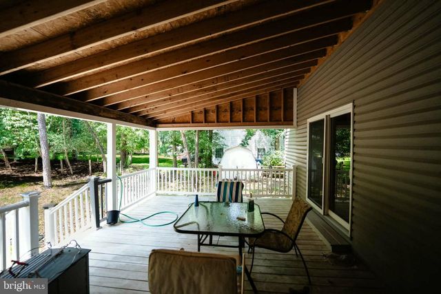 42 W LAKE RD, Medford, NJ 08055