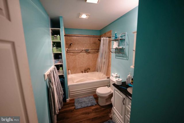 42 W LAKE RD, Medford, NJ 08055