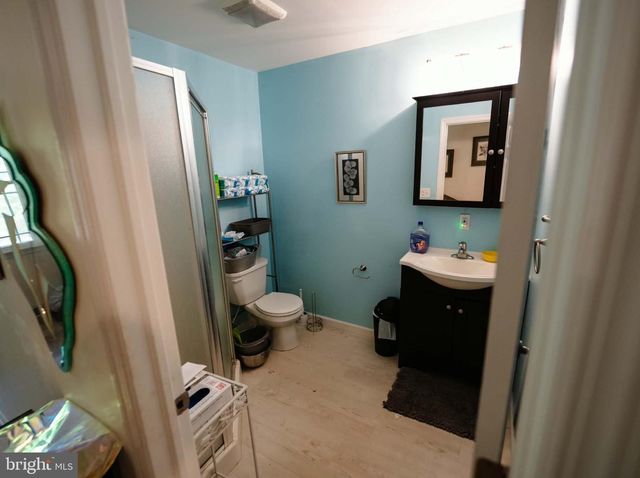 42 W LAKE RD, Medford, NJ 08055
