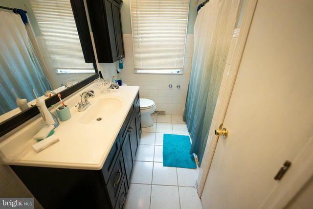 42 W LAKE RD, Medford, NJ 08055