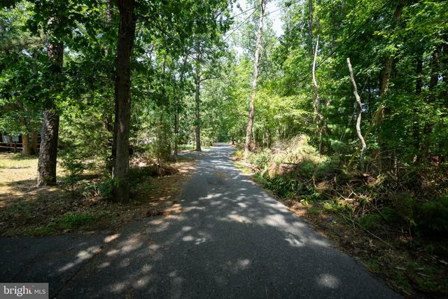 42 W LAKE RD, Medford, NJ 08055