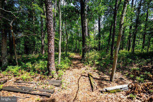 42 W LAKE RD, Medford, NJ 08055