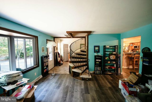 42 W LAKE RD, Medford, NJ 08055