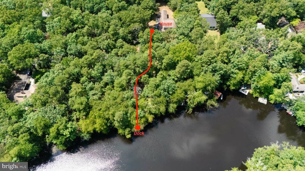 42 W LAKE RD, Medford, NJ 08055