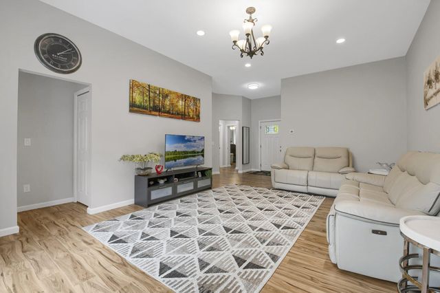 1431 Sumter Avenue N, Golden Valley, MN 55427