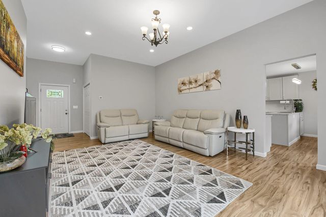 1431 Sumter Avenue N, Golden Valley, MN 55427