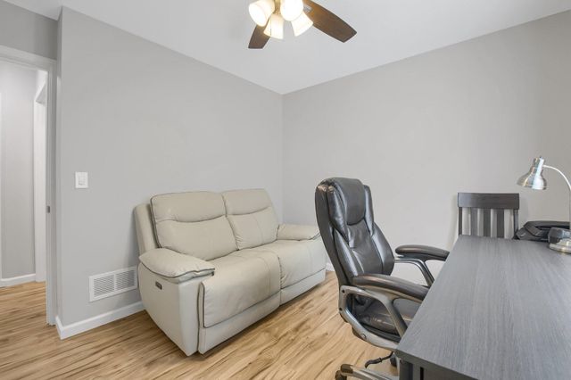 1431 Sumter Avenue N, Golden Valley, MN 55427