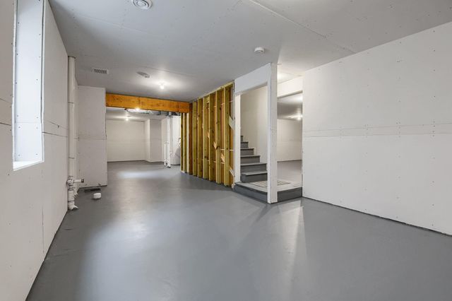 1431 Sumter Avenue N, Golden Valley, MN 55427