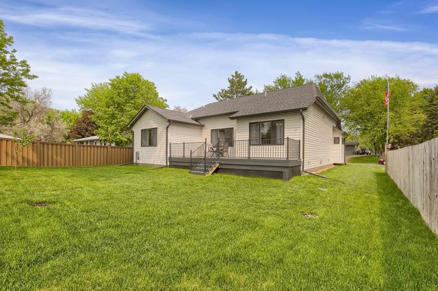 1431 Sumter Avenue N, Golden Valley, MN 55427