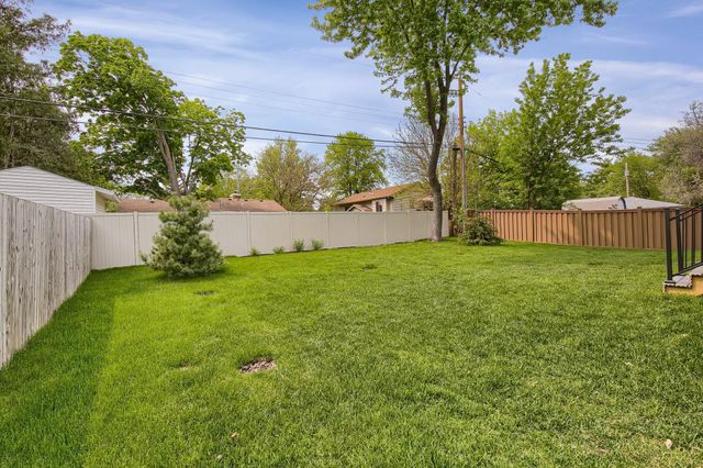 1431 Sumter Avenue N, Golden Valley, MN 55427