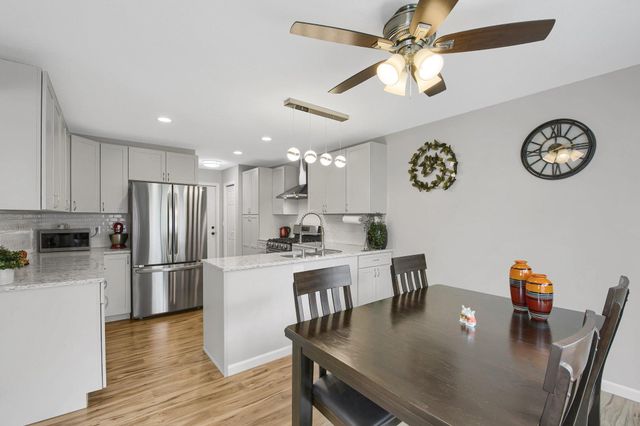 1431 Sumter Avenue N, Golden Valley, MN 55427