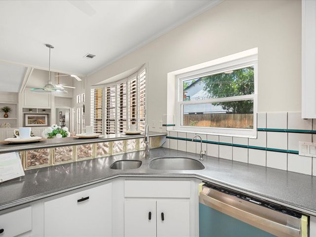 1735 Hodge Lake Lane, Sugar Land, TX 77478