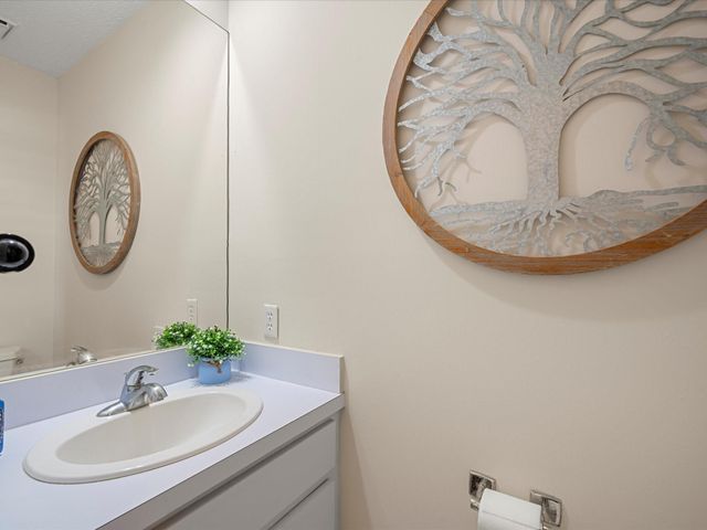 1735 Hodge Lake Lane, Sugar Land, TX 77478