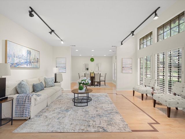 1735 Hodge Lake Lane, Sugar Land, TX 77478