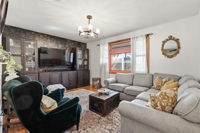 325 Grand Avenue Ne, City Of Grand Rapids, MI 49503