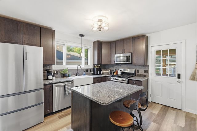 325 Grand Avenue Ne, City Of Grand Rapids, MI 49503