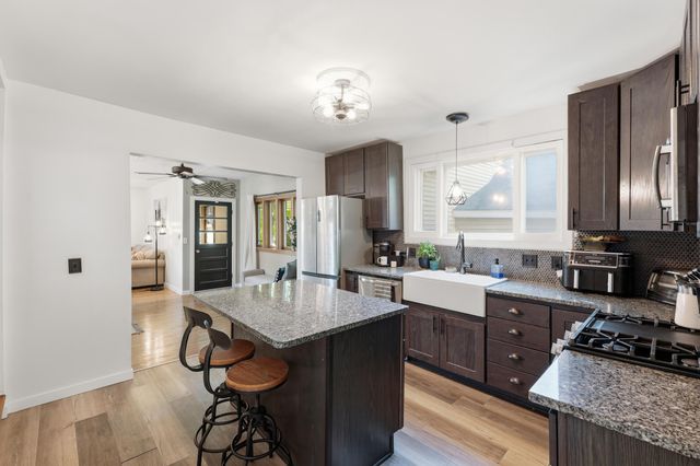 325 Grand Avenue Ne, City Of Grand Rapids, MI 49503