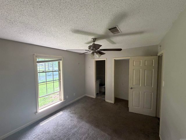1000 towering oaks Drive, Jacksonville, AR 72076