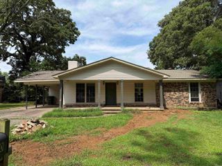 1000 towering oaks Drive, Jacksonville, AR 72076