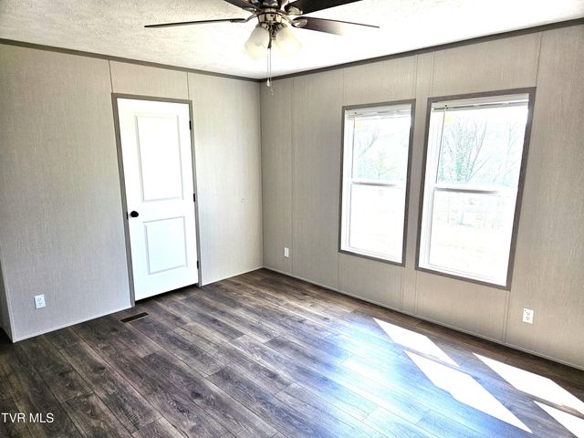 368 Oak Grove Road, Rogersville, TN 37857