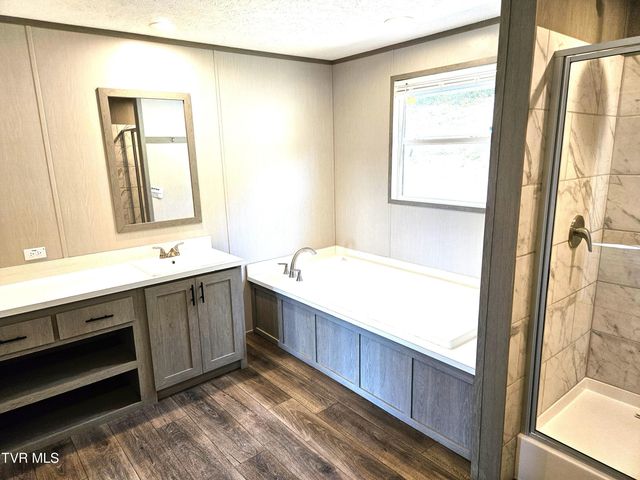 368 Oak Grove Road, Rogersville, TN 37857