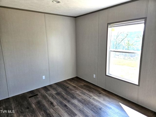368 Oak Grove Road, Rogersville, TN 37857