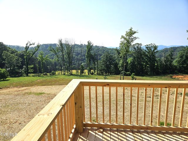 368 Oak Grove Road, Rogersville, TN 37857